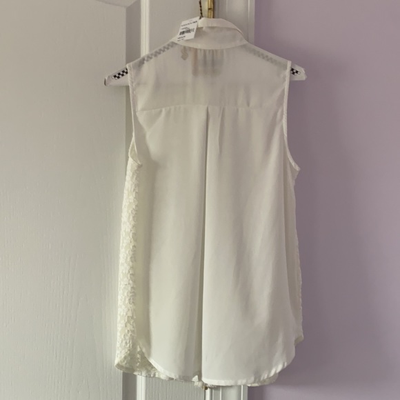 Soprano Collared Tank Top - Picture 4 of 6